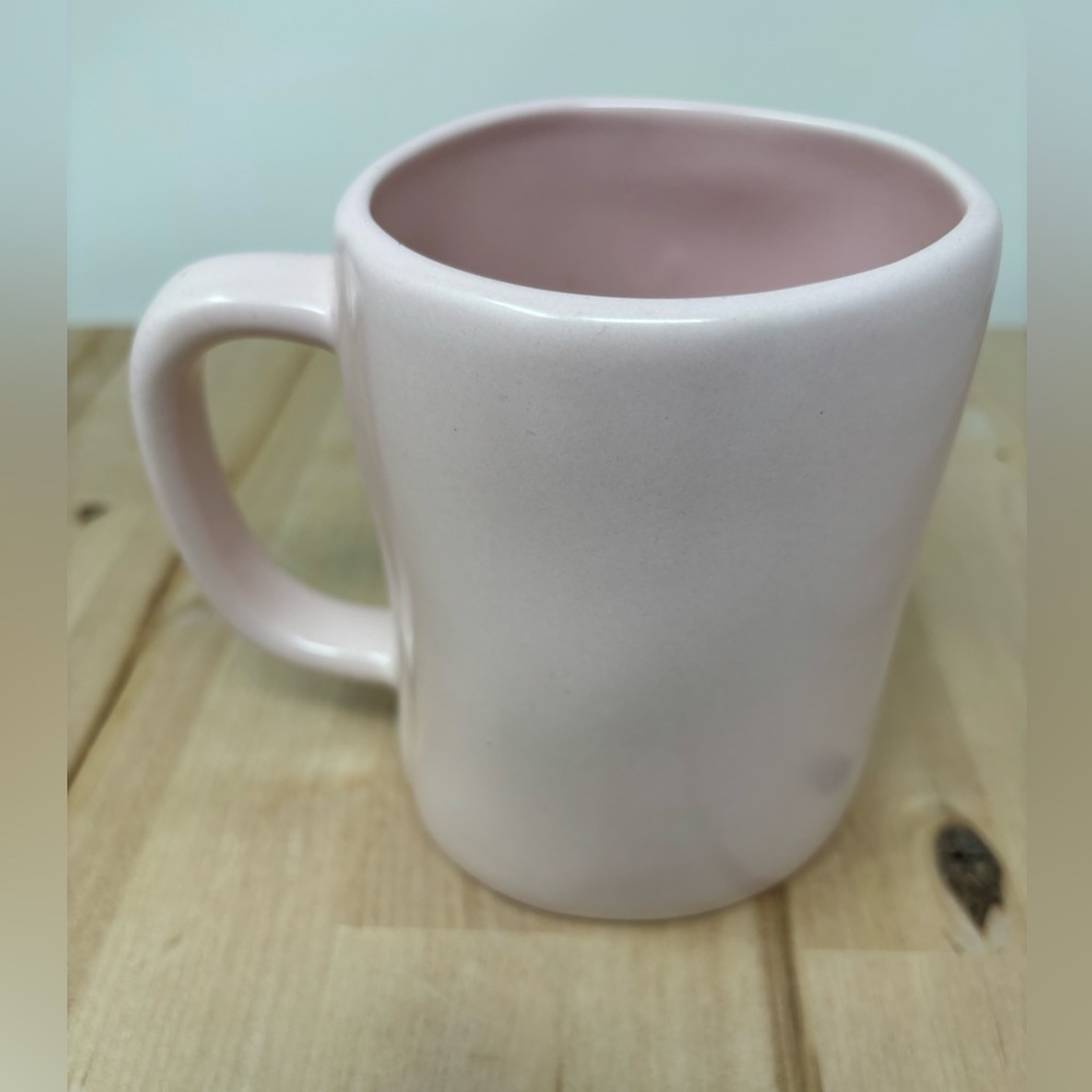 Rae Dunn MI AMOR Mug Pink with Gold Lettering Ceramic New - Picture 2 of 4